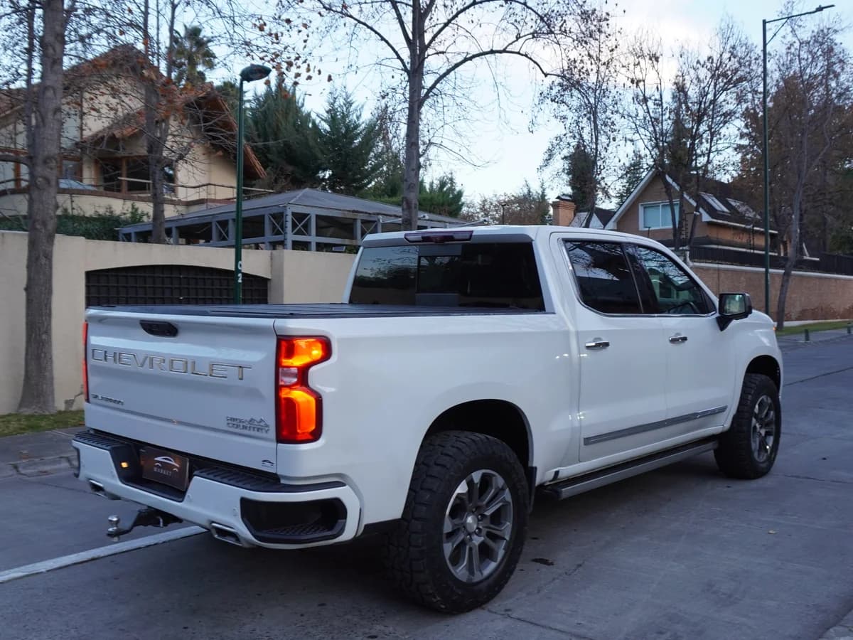 CHEVROLET Silverado Diesel 3.0L 4X4 AT 2023 - Imagen 5