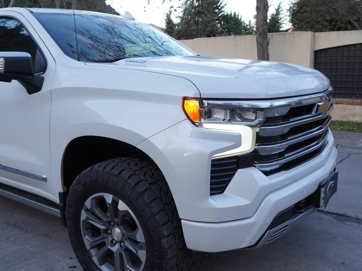 CHEVROLET Silverado Diesel 3.0L 4X4 AT 2023 - Imagen 11