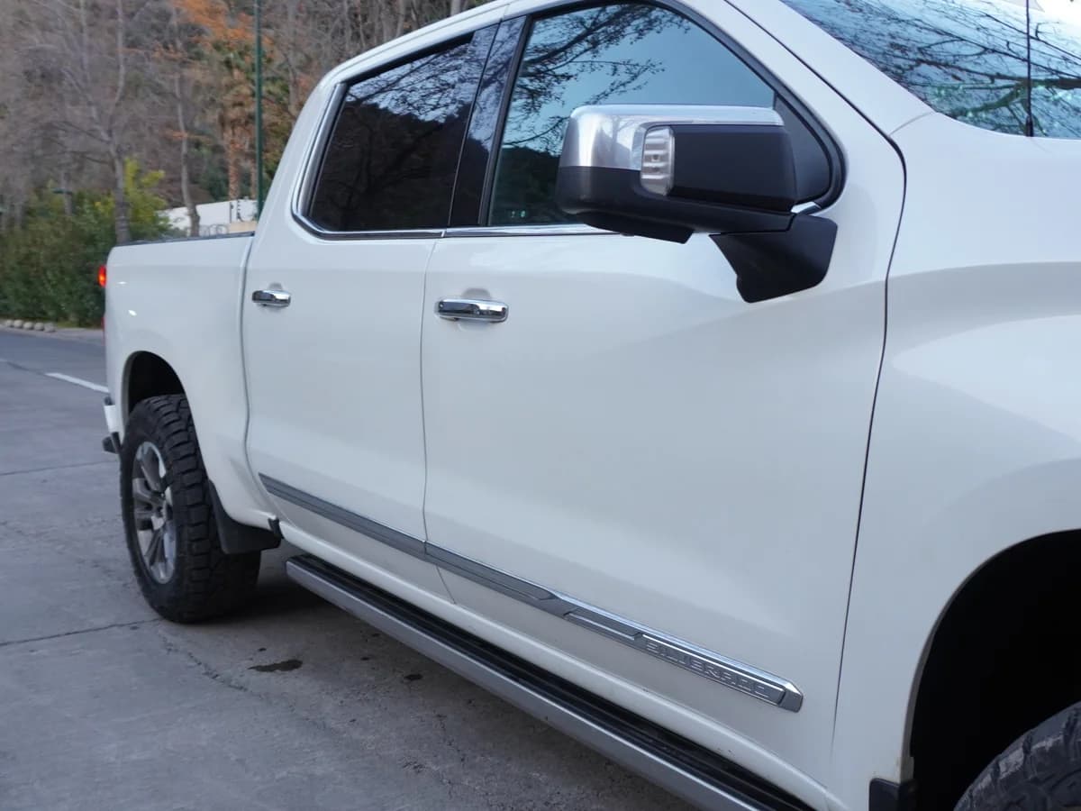 CHEVROLET Silverado Diesel 3.0L 4X4 AT 2023 - Imagen 12