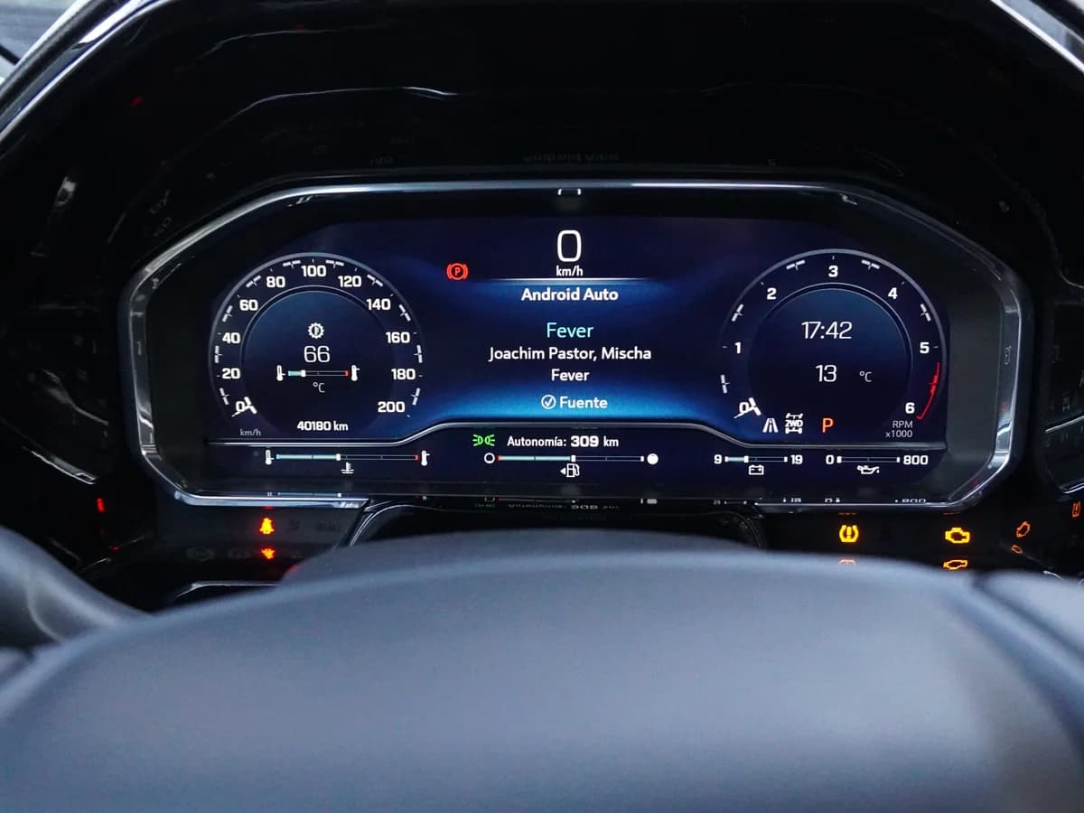 CHEVROLET Silverado Diesel 3.0L 4X4 AT 2023 - Imagen 26