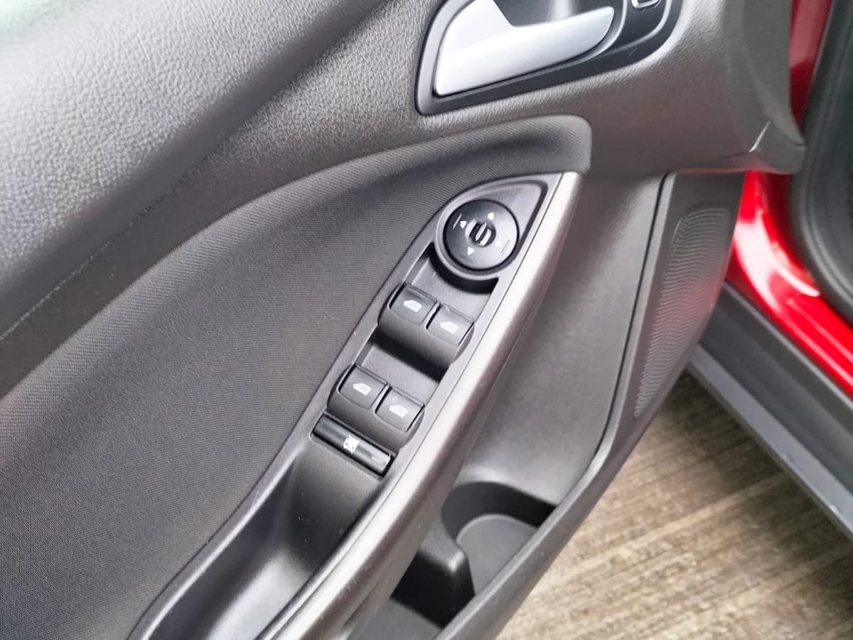 FORD Focus 2.0 AUT 2016 - Imagen 6
