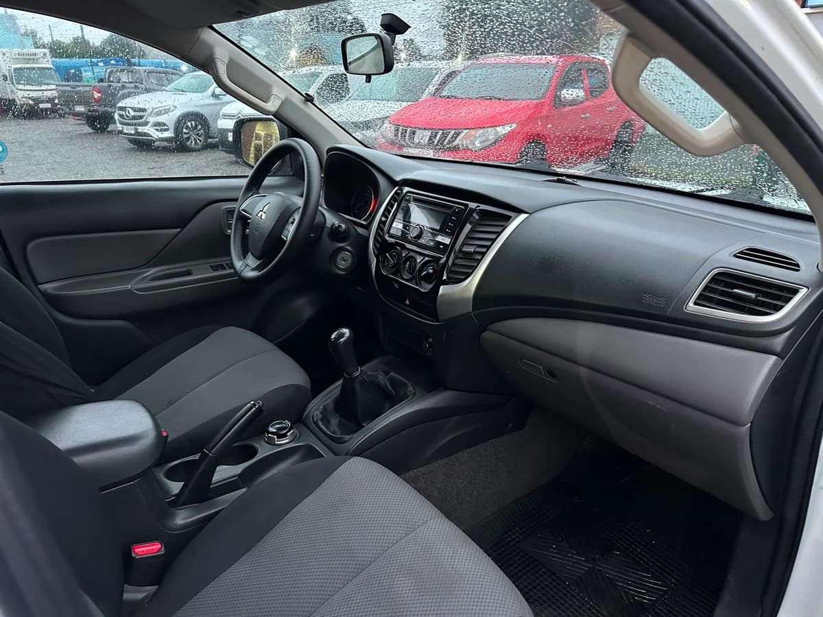 MITSUBISHI L200 KATANA CRT 4X4 2019 - Imagen 5