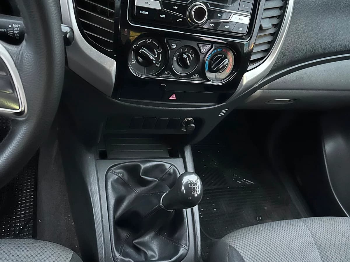MITSUBISHI L200 KATANA CRT 4X4 2019 - Imagen 8
