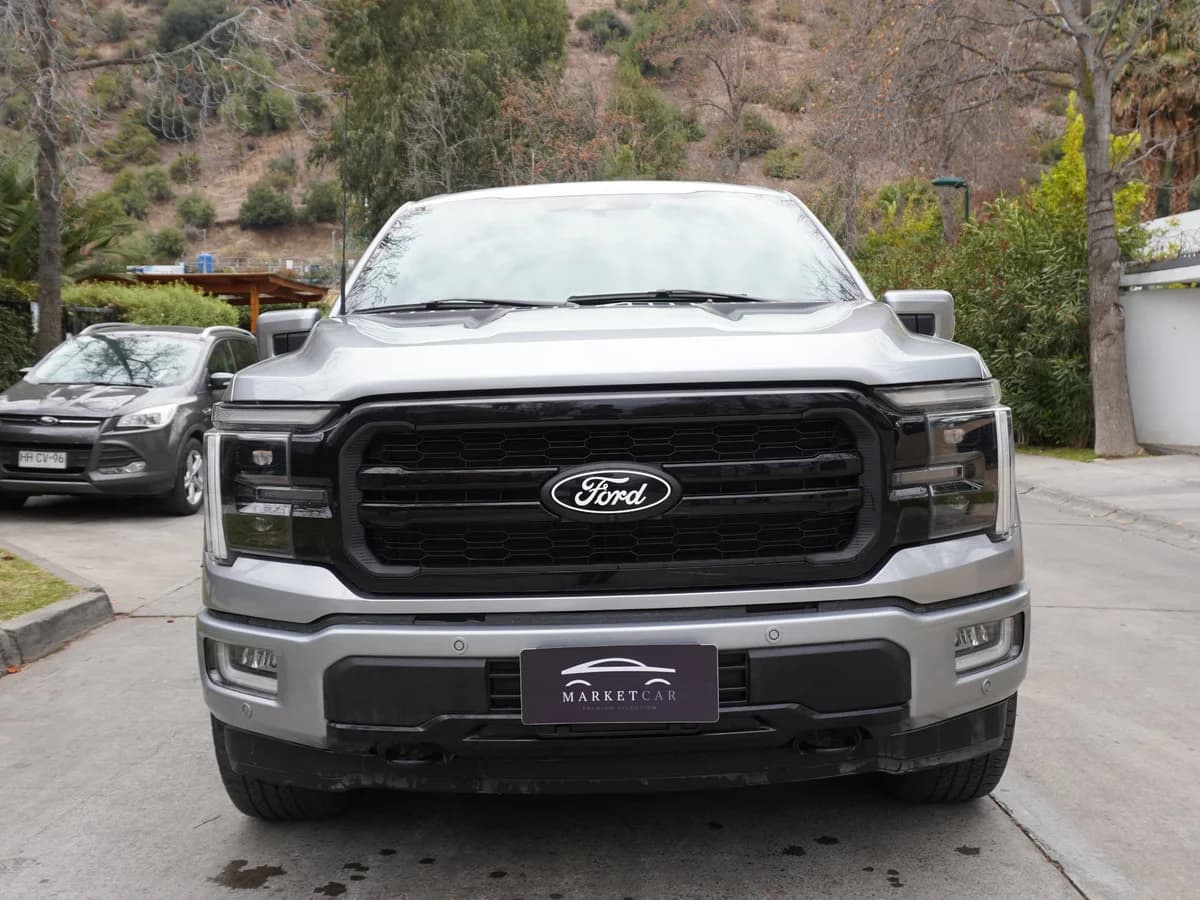 FORD F 150 LARIAT BLACK 5.0 V8 2025 Facturable - Imagen 2