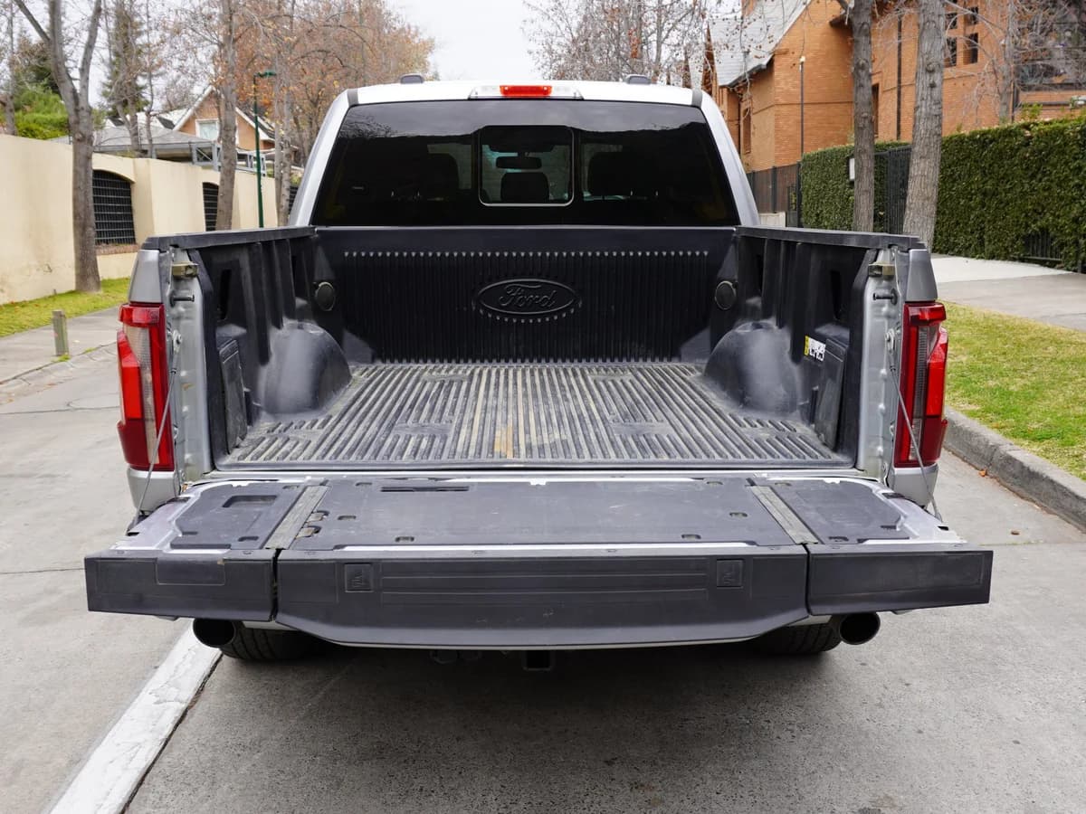 FORD F 150 LARIAT BLACK 5.0 V8 2025 Facturable - Imagen 16