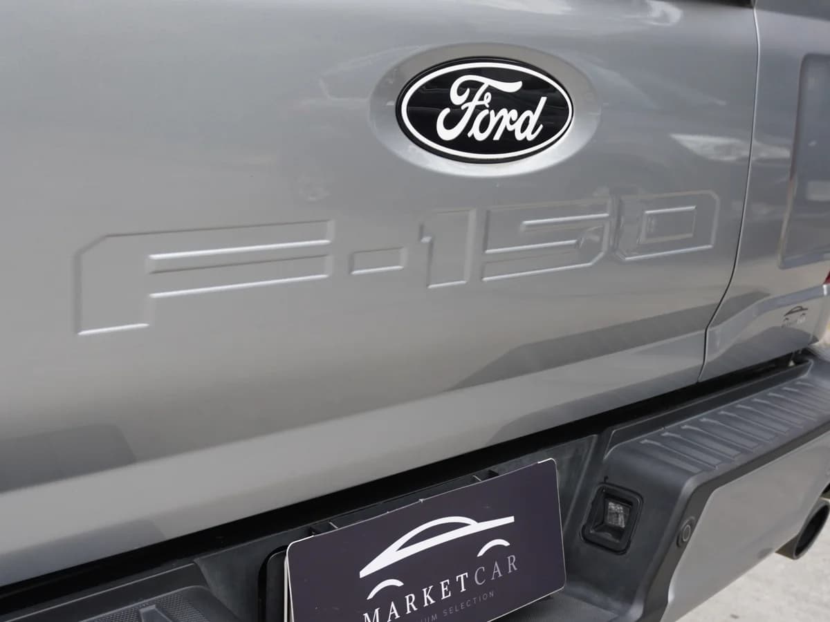 FORD F 150 LARIAT BLACK 5.0 V8 2025 Facturable - Imagen 17