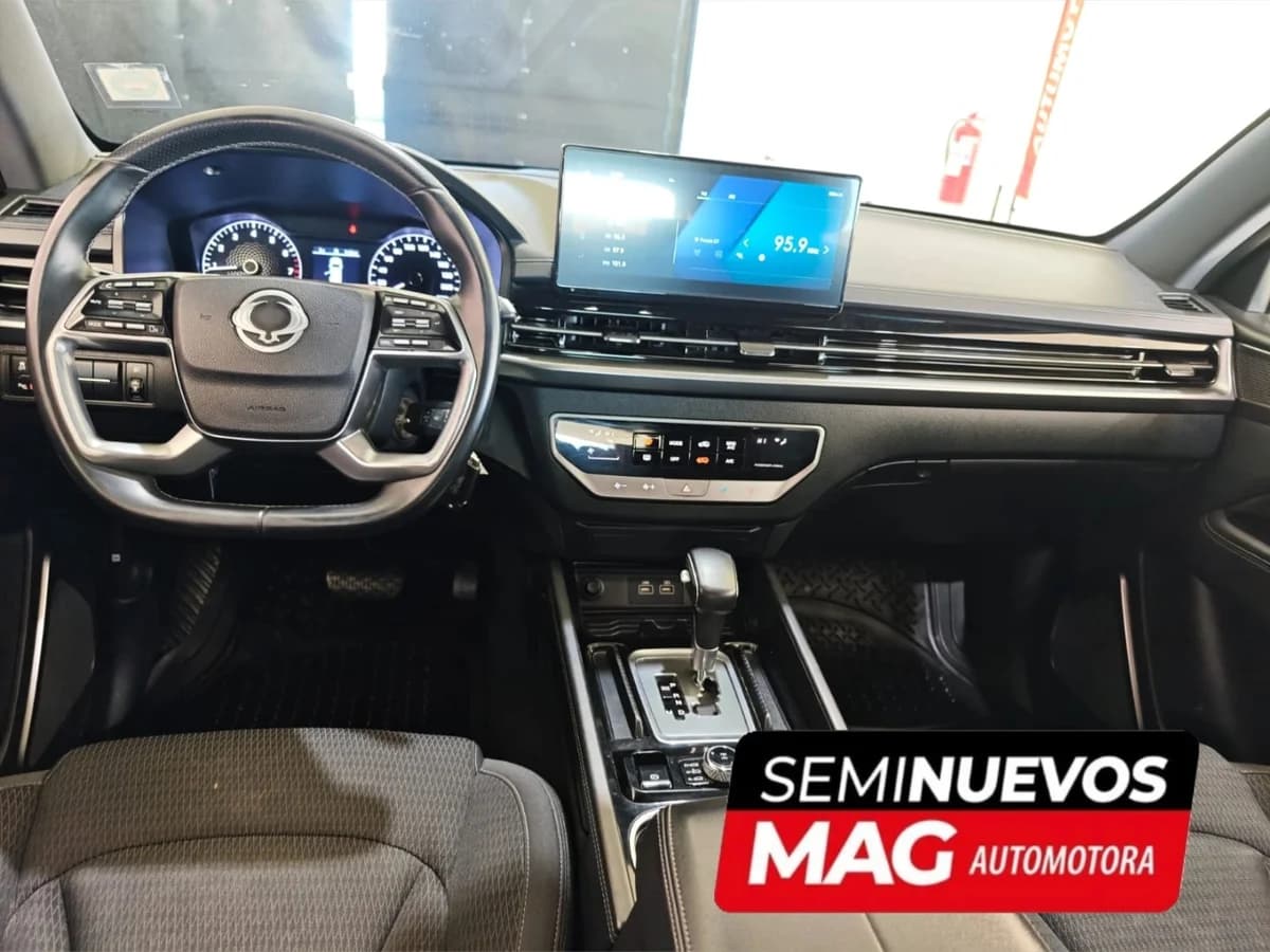 SSANGYONG Rexton 2.0T LX AWD 6AB 6AT 5P 2024 - Imagen 9