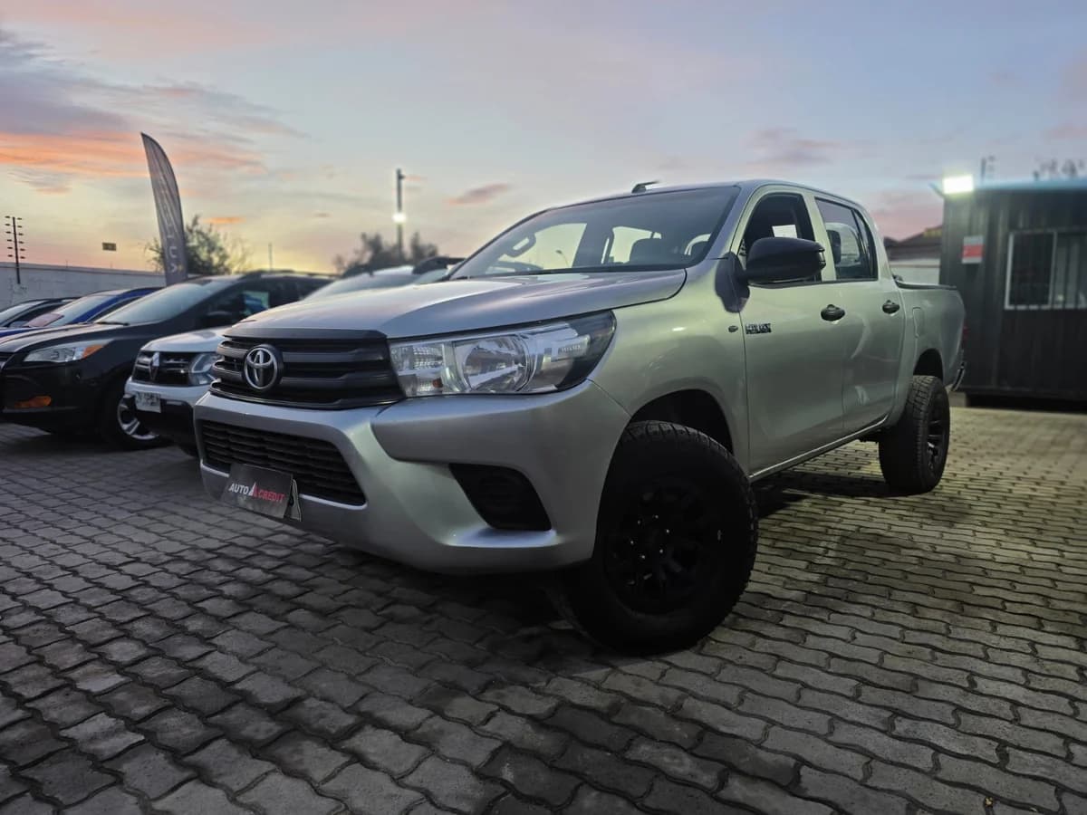 TOYOTA HILUX DX 4X4 2.4 2021 - Imagen 1