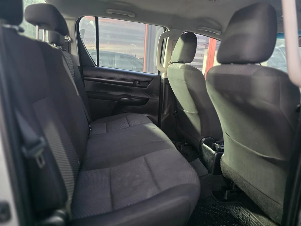 TOYOTA HILUX DX 4X4 2.4 2021 - Imagen 9