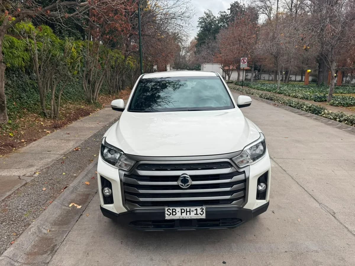 SSANGYONG NEW MUSSO GRAND GLX 2.2 MT6 4X2 DIESEL AÑO 2022 - Imagen 2