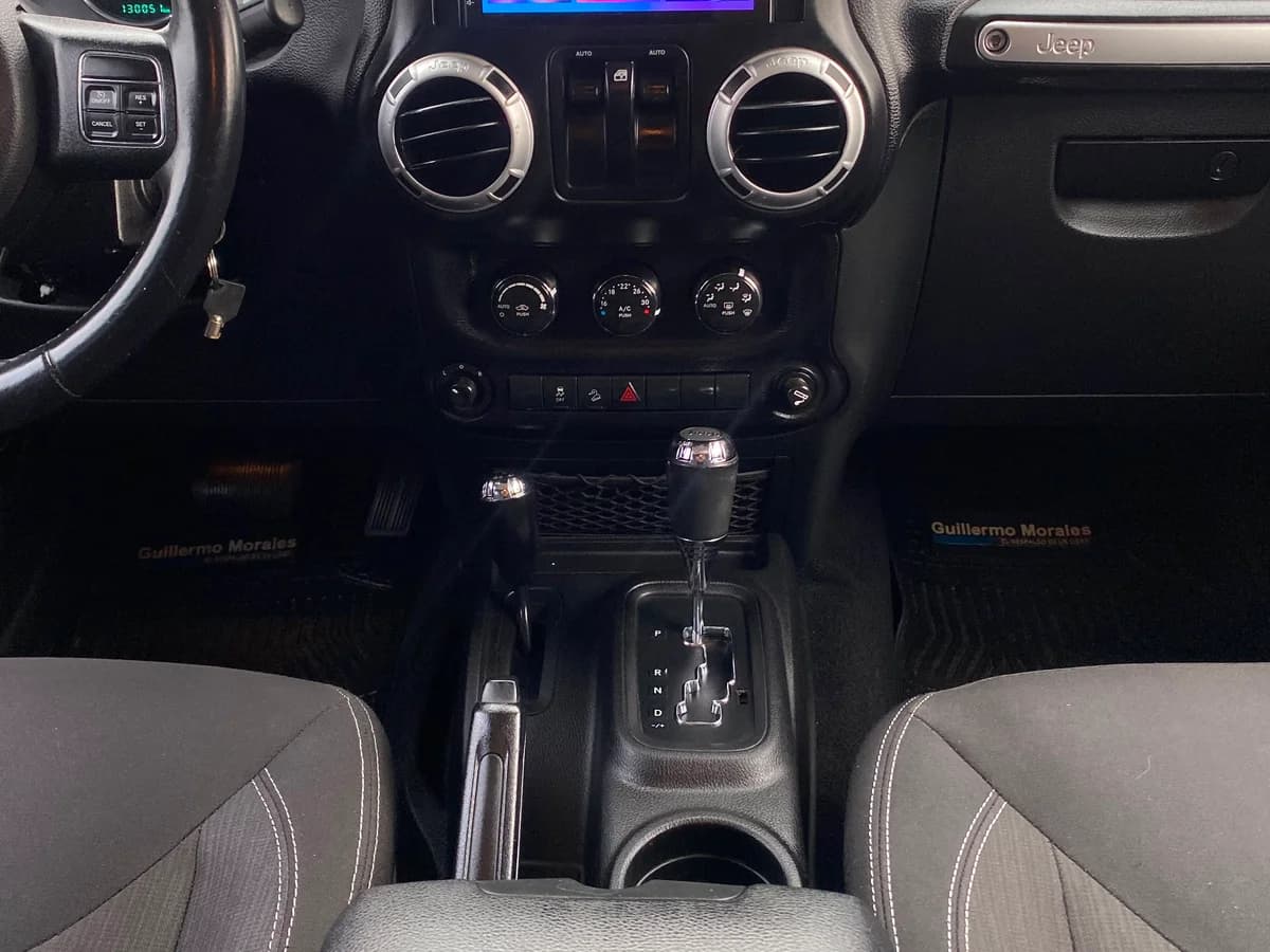 JEEP WRANGLER 3.6 RUBICON 4X4 AT 3P 2016 - Imagen 16