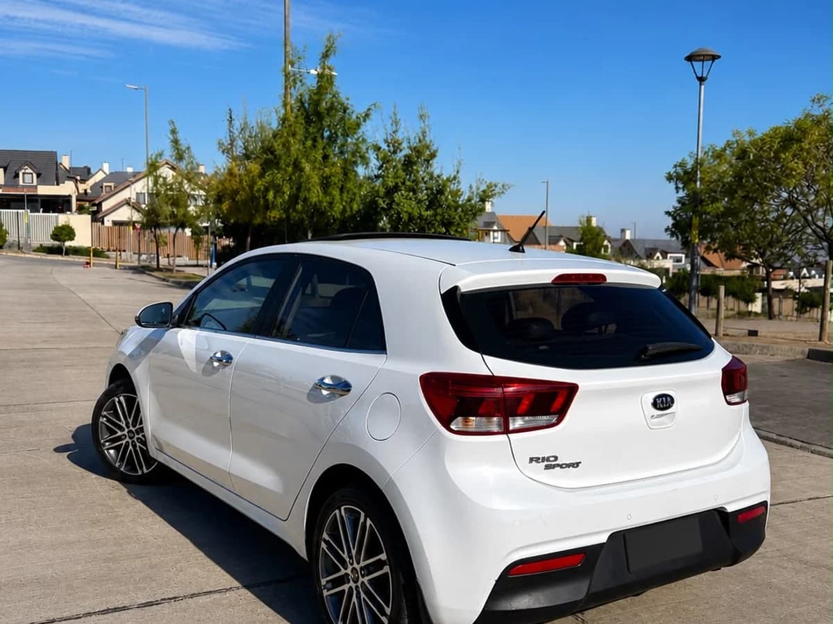 KIA Rio 5 EX SPORT 1.6 2019 - Imagen 2