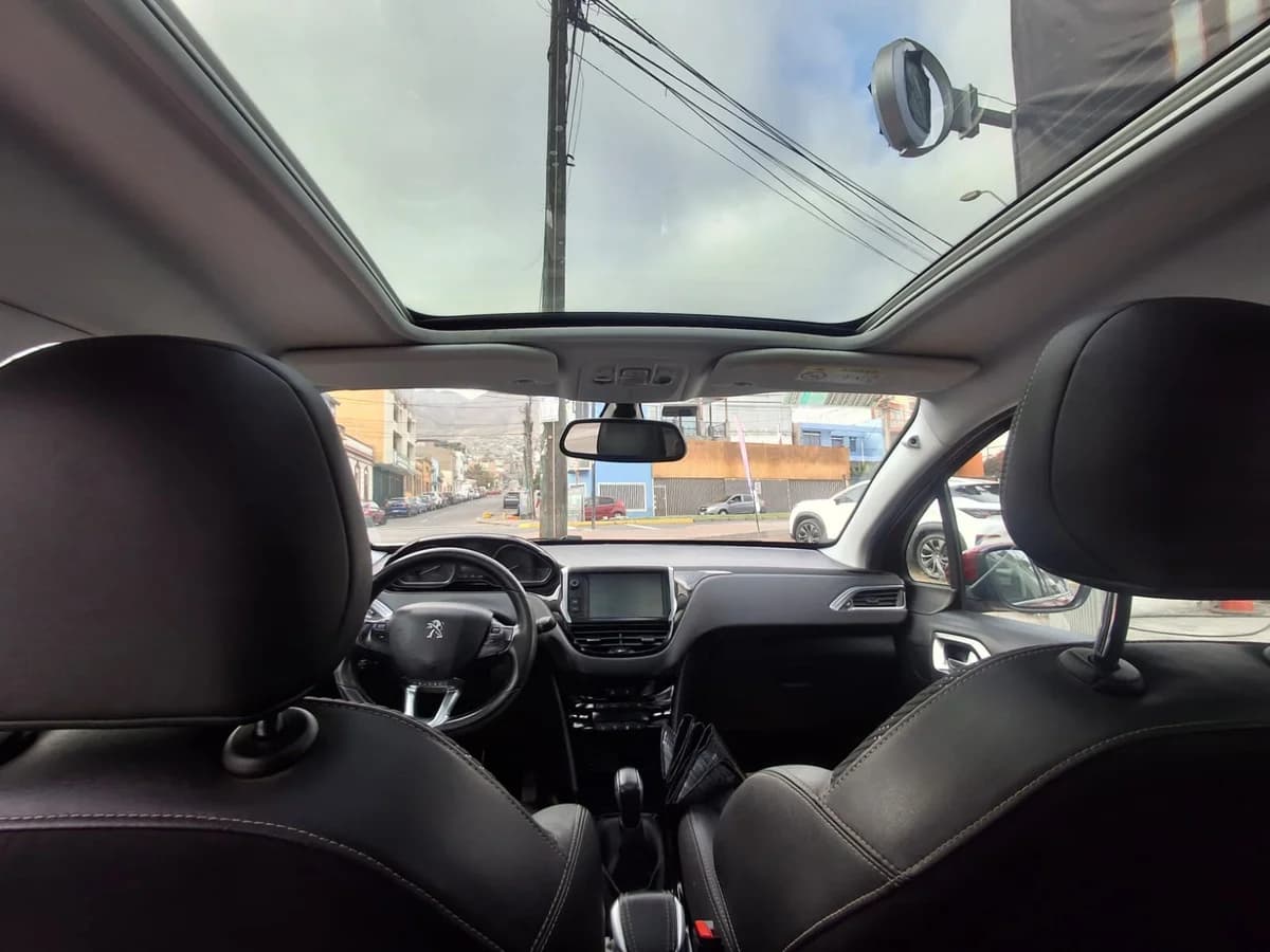 PEUGEOT 2008 ALLURE BLUEHDI 1.6 2018 - Imagen 6