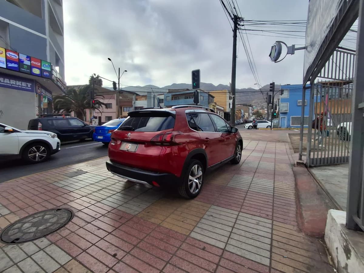 PEUGEOT 2008 ALLURE BLUEHDI 1.6 2018 - Imagen 9