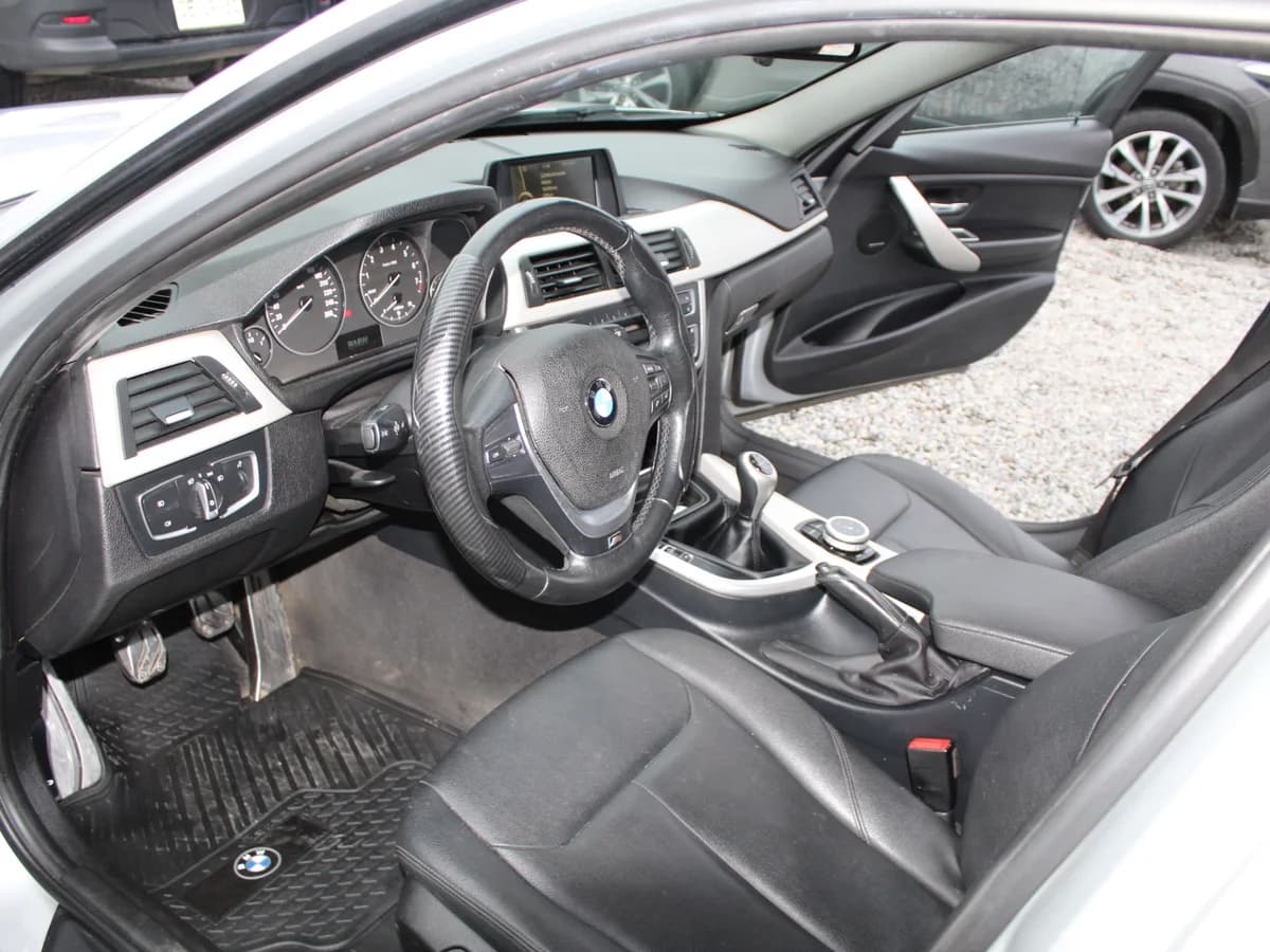BMW 320I 2.0 MT. 2015 - Imagen 11