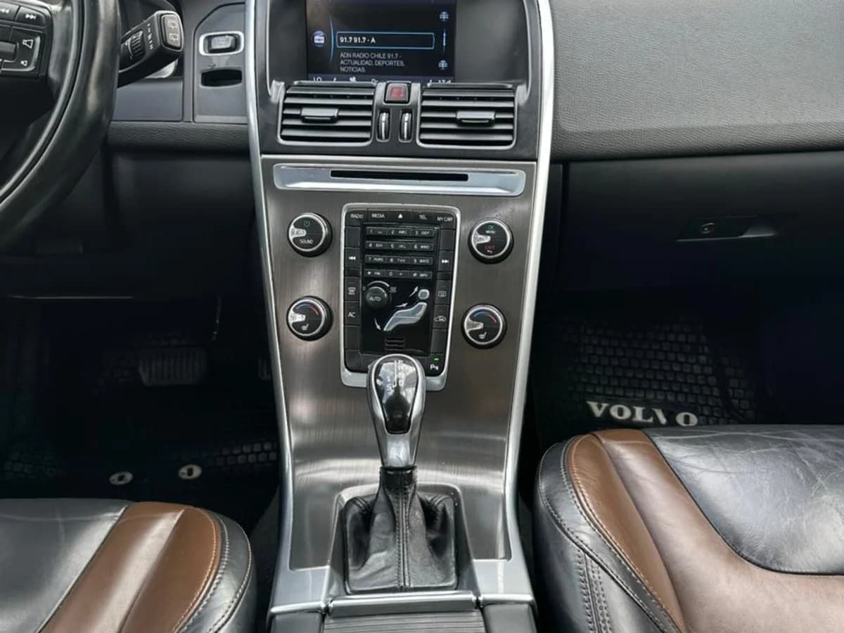 VOLVO Xc60 2.0 T5 PLUS AUT LIMITED 2015 - Imagen 13