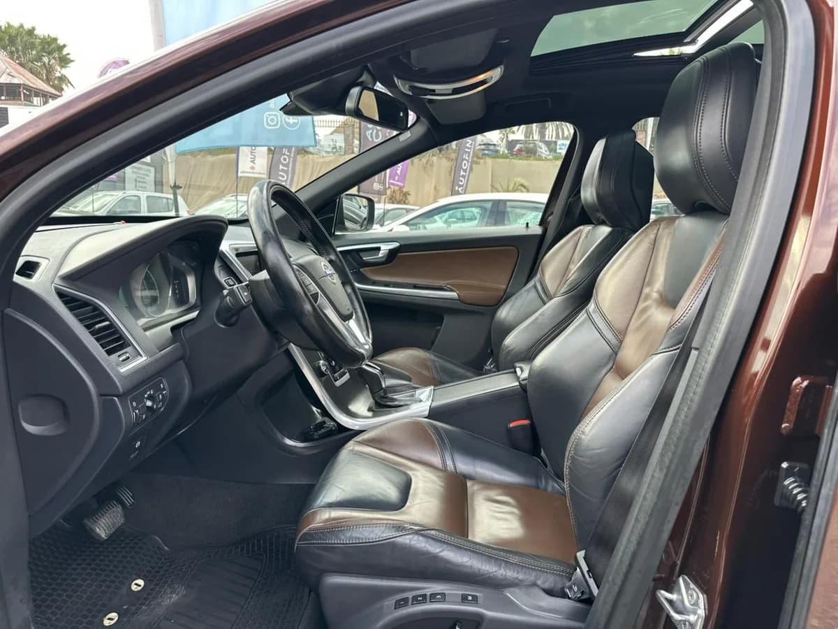 VOLVO Xc60 2.0 T5 PLUS AUT LIMITED 2015 - Imagen 21