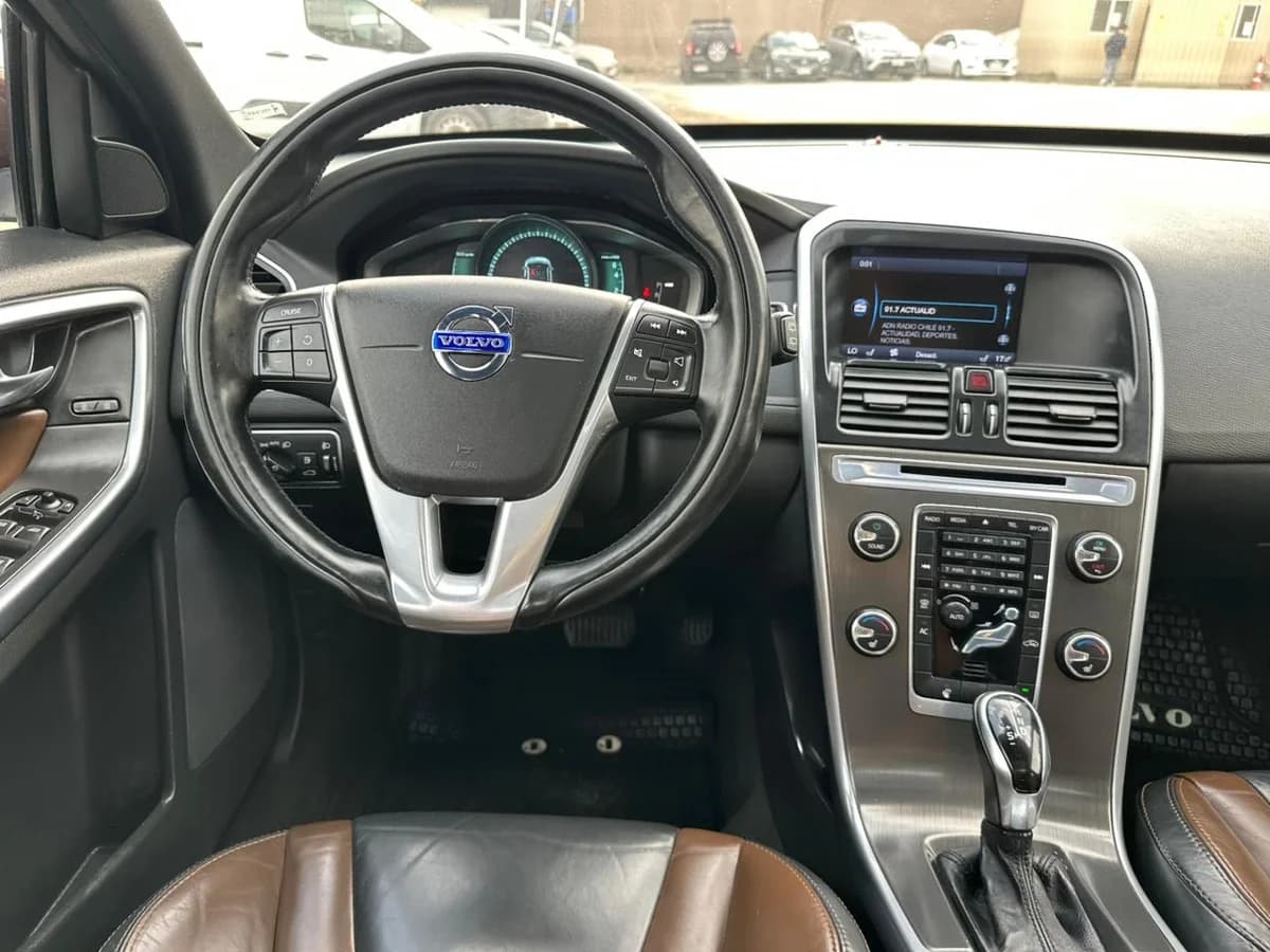 VOLVO Xc60 2.0 T5 PLUS AUT LIMITED 2015 - Imagen 24