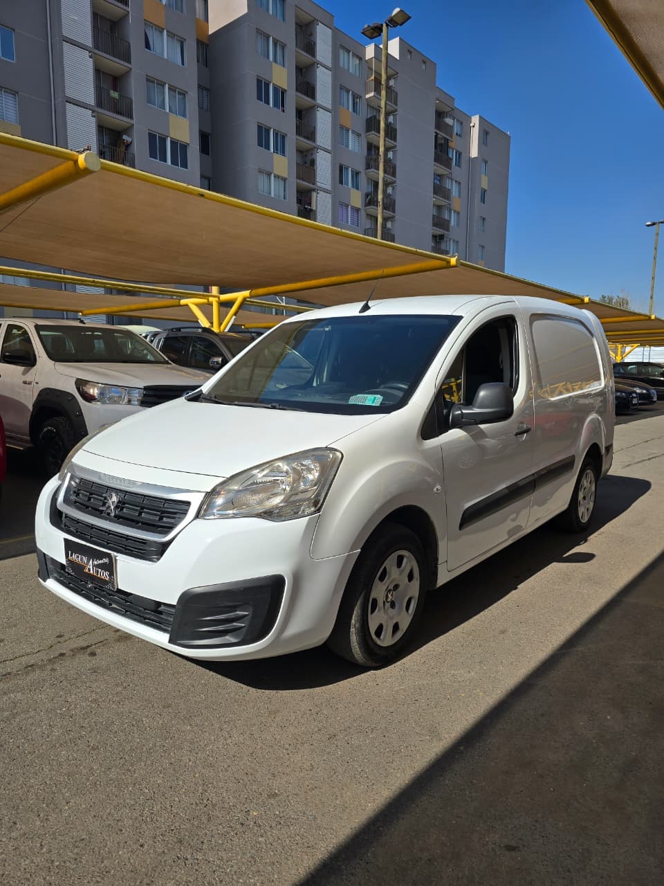 PEUGEOT Partner Maxi HDi 1.6 2017 - Imagen 1