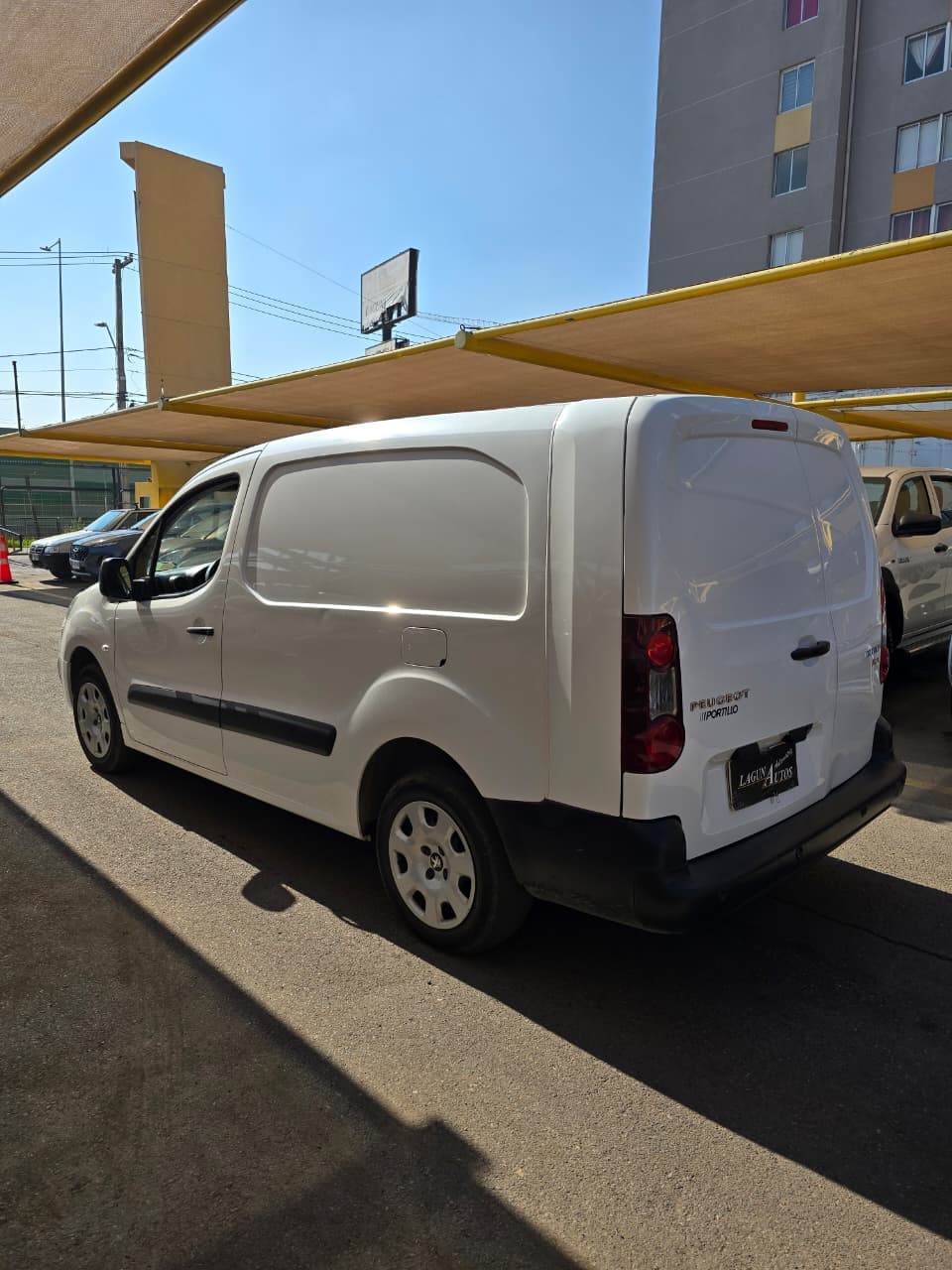 PEUGEOT Partner Maxi HDi 1.6 2017 - Imagen 6