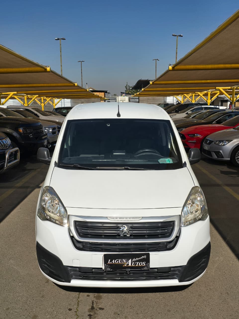 PEUGEOT Partner Maxi HDi 1.6 2017 - Imagen 2