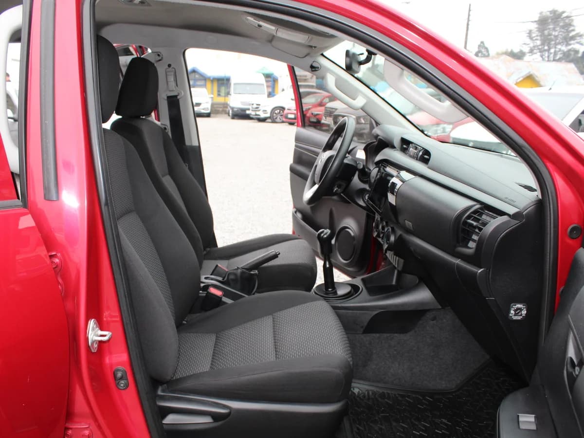 TOYOTA Hilux 2.4 4x4 2018 - Imagen 6