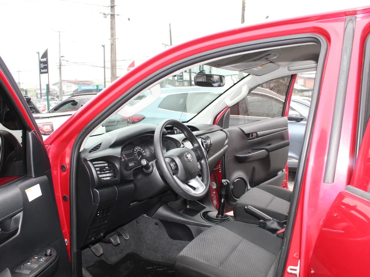 TOYOTA Hilux 2.4 4x4 2018 - Imagen 12