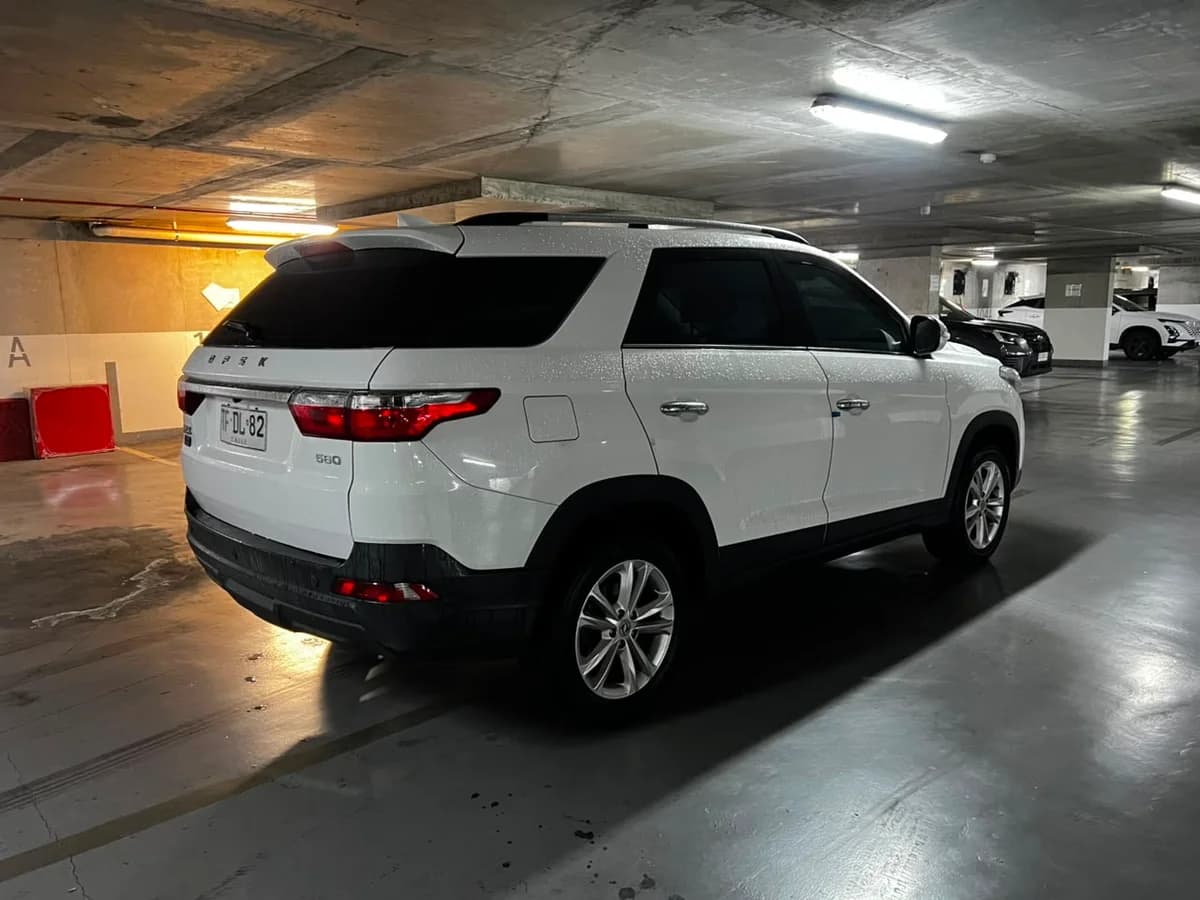 DFSK SUV 560 COMFORT 1.8L 4X2 MT5 5P año 2024 - Imagen 8