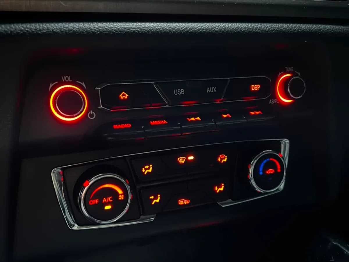 DFSK SUV 560 COMFORT 1.8L 4X2 MT5 5P año 2024 - Imagen 12