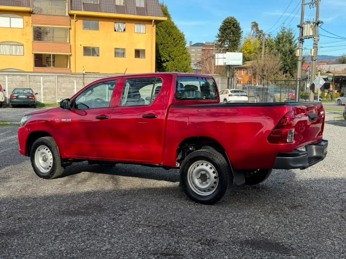 TOYOTA HILUX 2023 - Imagen 14