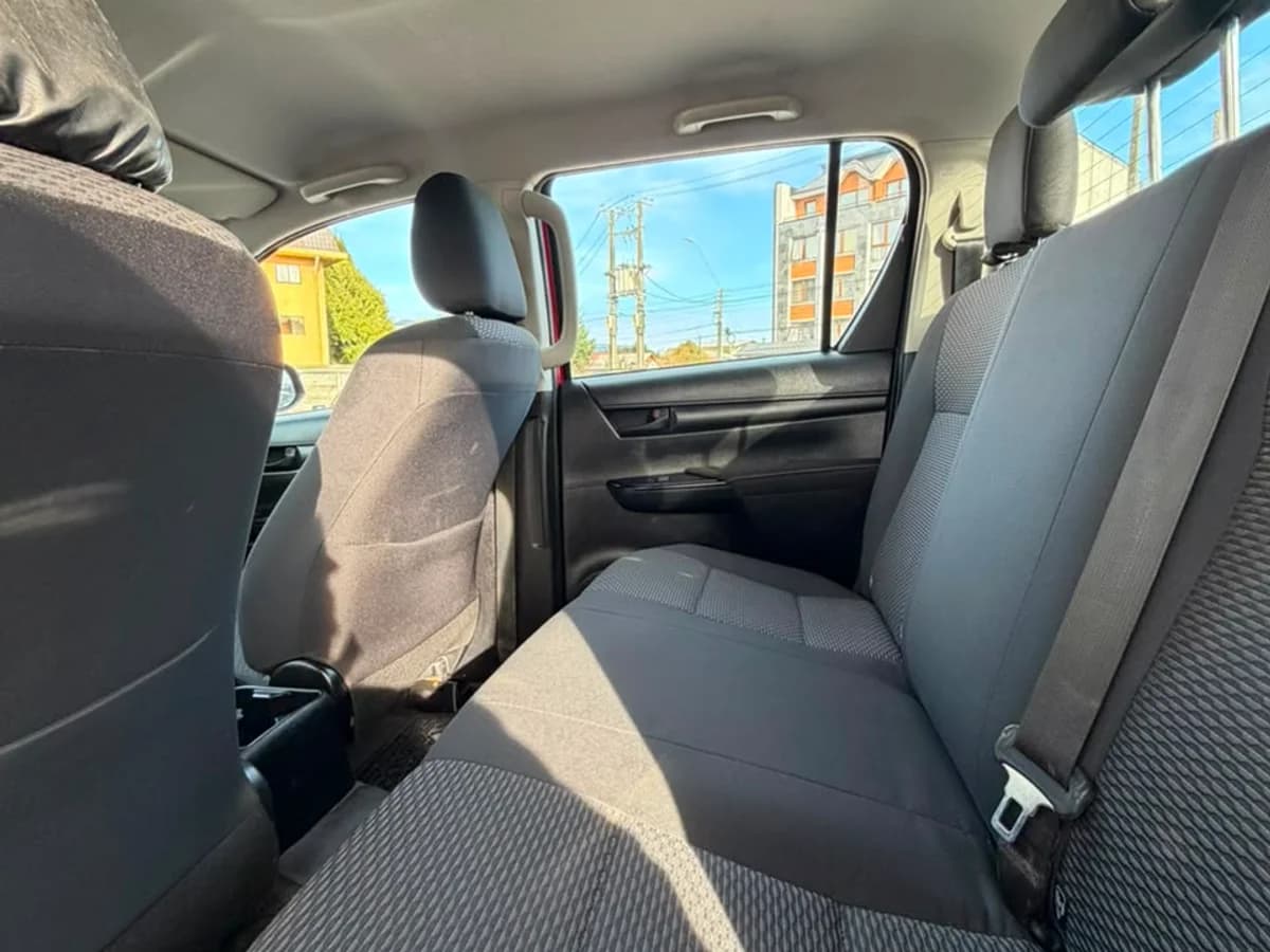 TOYOTA HILUX 2023 - Imagen 19