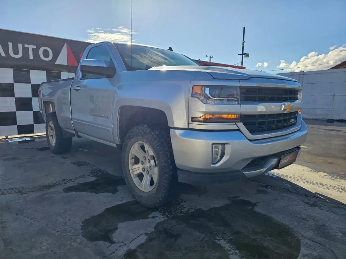 CHEVROLET SILVERADO RC 4X4 2018 - Imagen 4