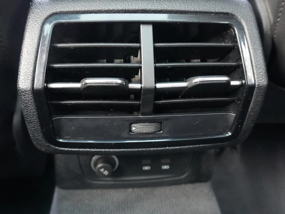 AUDI Q3 35 TFSI Sport AT Año 2023 - Imagen 19
