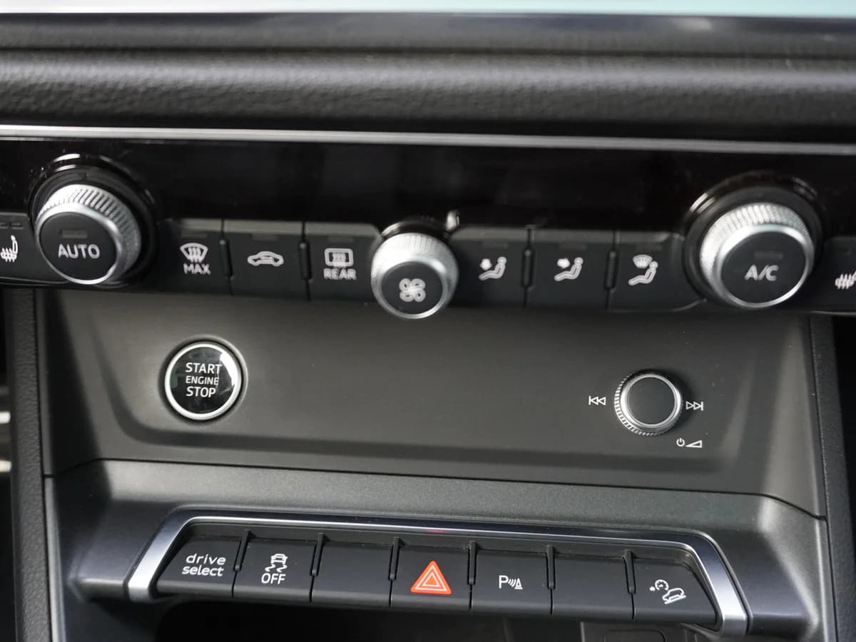 AUDI Q3 35 TFSI Sport AT Año 2023 - Imagen 22