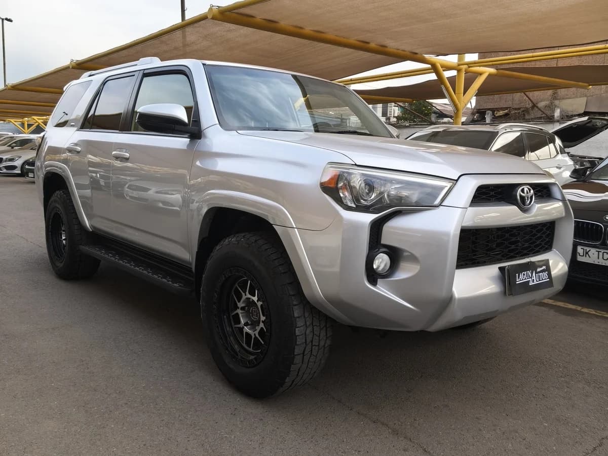 TOYOTA 4RUNNER 4X4 4.0 AUT SR5 CONTROL VOLANTE EURO V AT 5P 2018 - Imagen 3