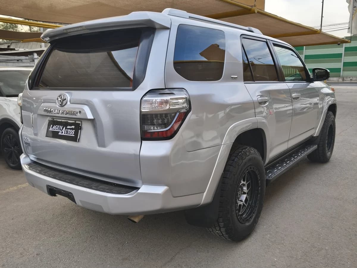 TOYOTA 4RUNNER 4X4 4.0 AUT SR5 CONTROL VOLANTE EURO V AT 5P 2018 - Imagen 5