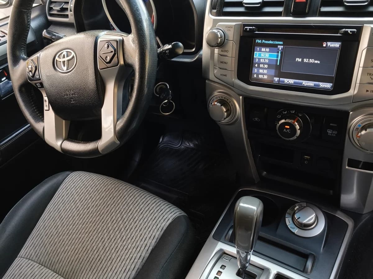 TOYOTA 4RUNNER 4X4 4.0 AUT SR5 CONTROL VOLANTE EURO V AT 5P 2018 - Imagen 9