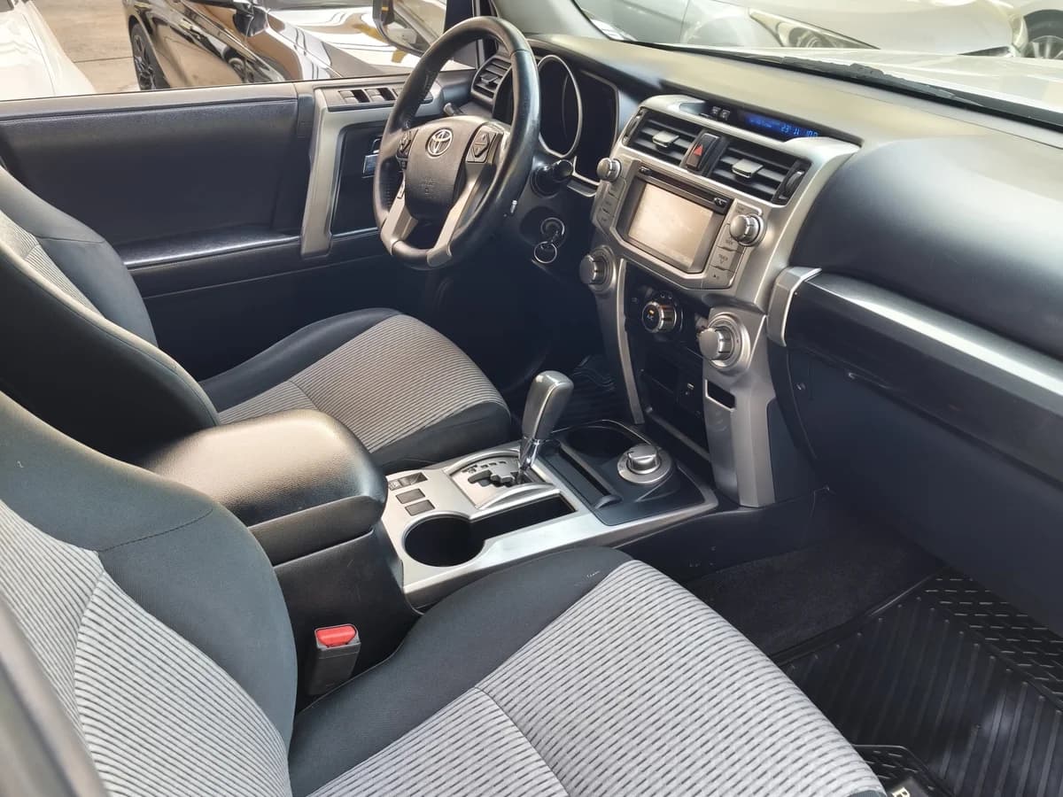 TOYOTA 4RUNNER 4X4 4.0 AUT SR5 CONTROL VOLANTE EURO V AT 5P 2018 - Imagen 10