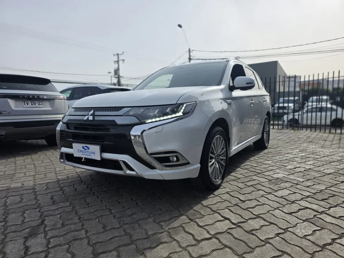 MITSUBISHI OUTLANDER 2.4 GLX HIBRIDO 4X4 AT 5P 2021 - Imagen 1