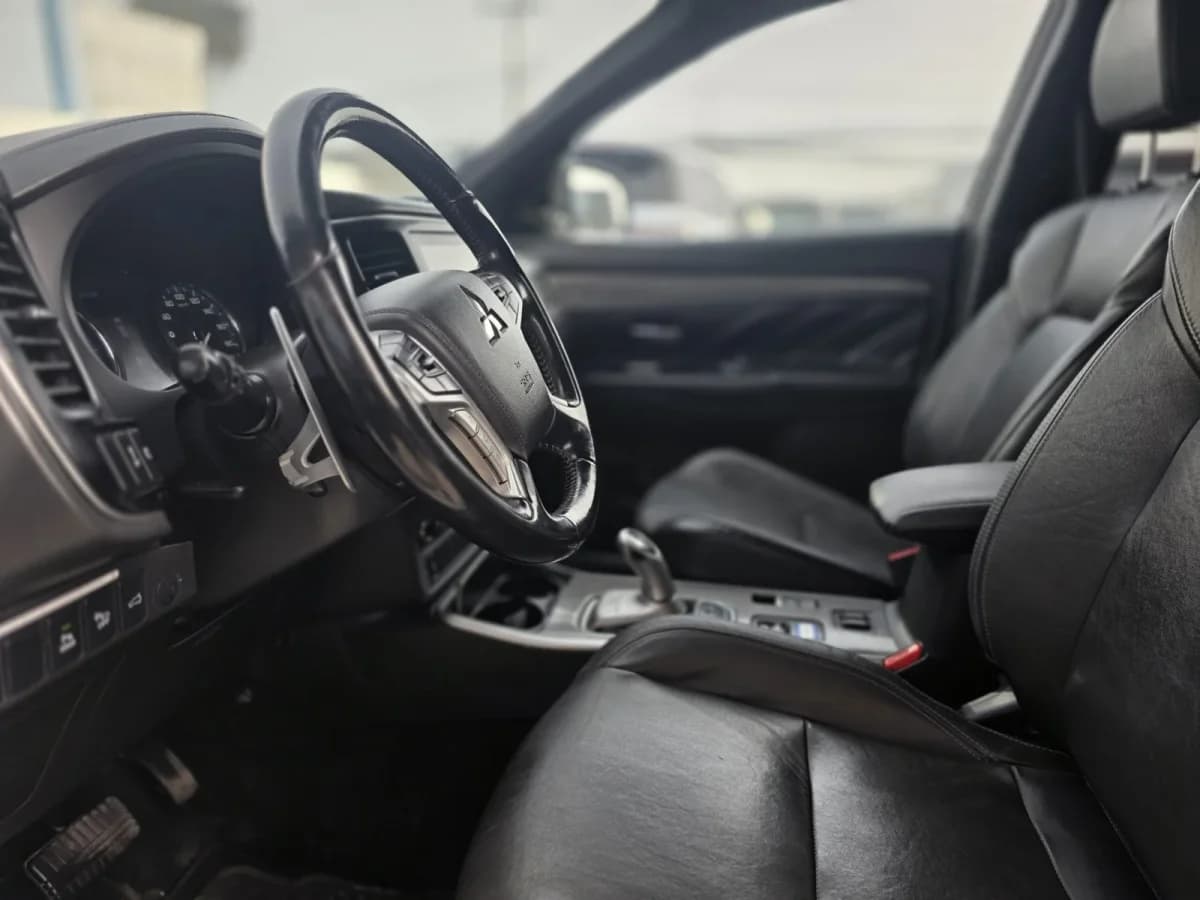 MITSUBISHI OUTLANDER 2.4 GLX HIBRIDO 4X4 AT 5P 2021 - Imagen 3