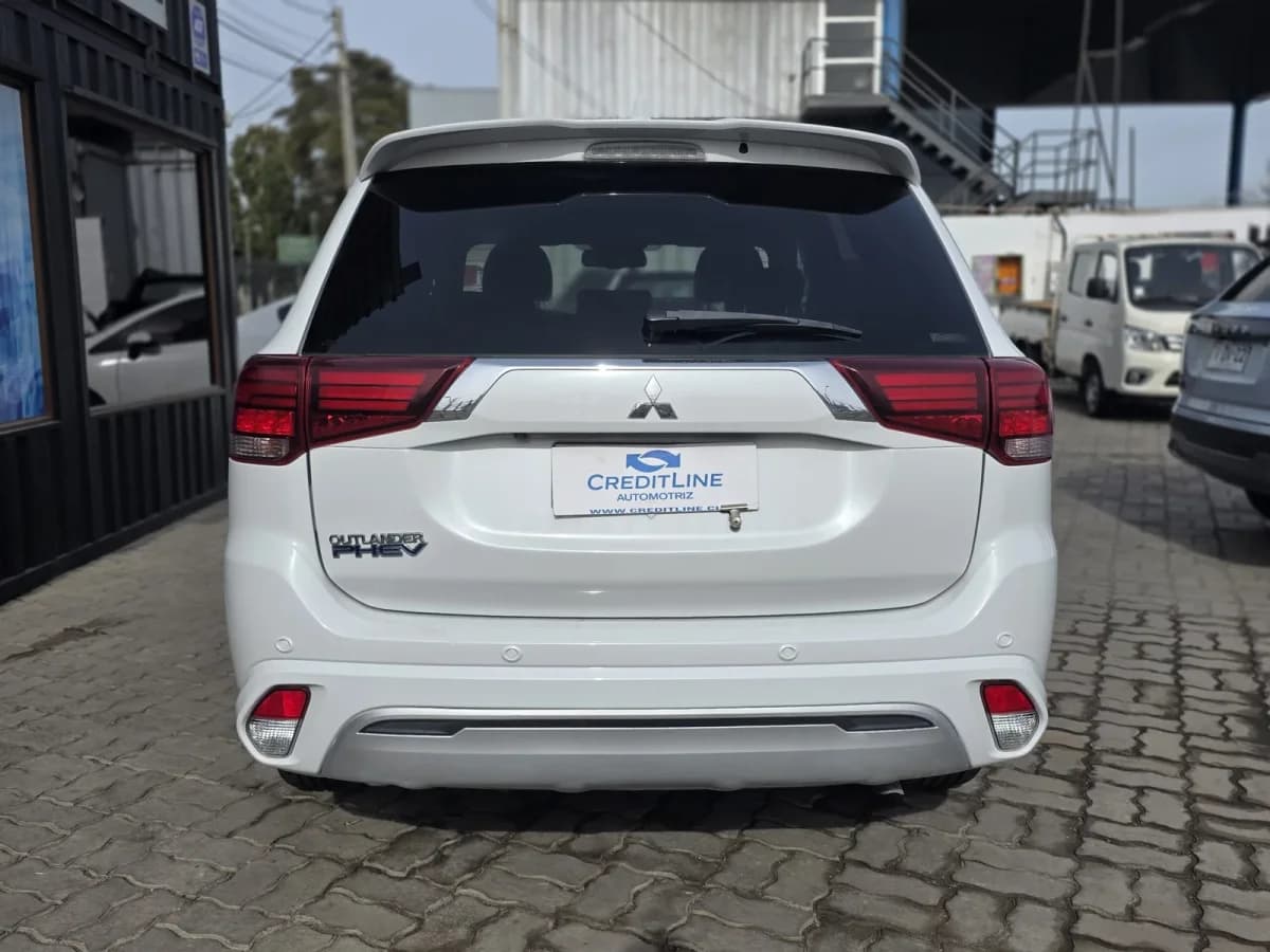 MITSUBISHI OUTLANDER 2.4 GLX HIBRIDO 4X4 AT 5P 2021 - Imagen 8