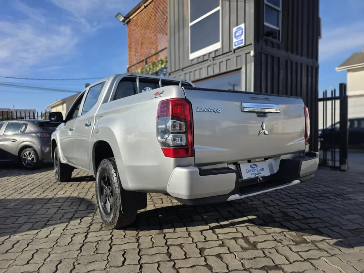 MITSUBISHI L200 KATANA CRT 4X4 2021 - Imagen 6