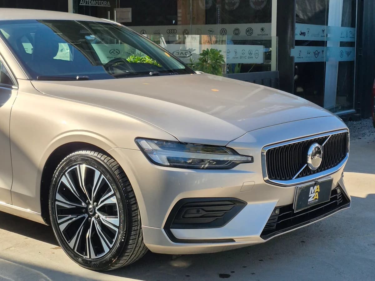 VOLVO S60 B4 2.0 2023 - Imagen 3