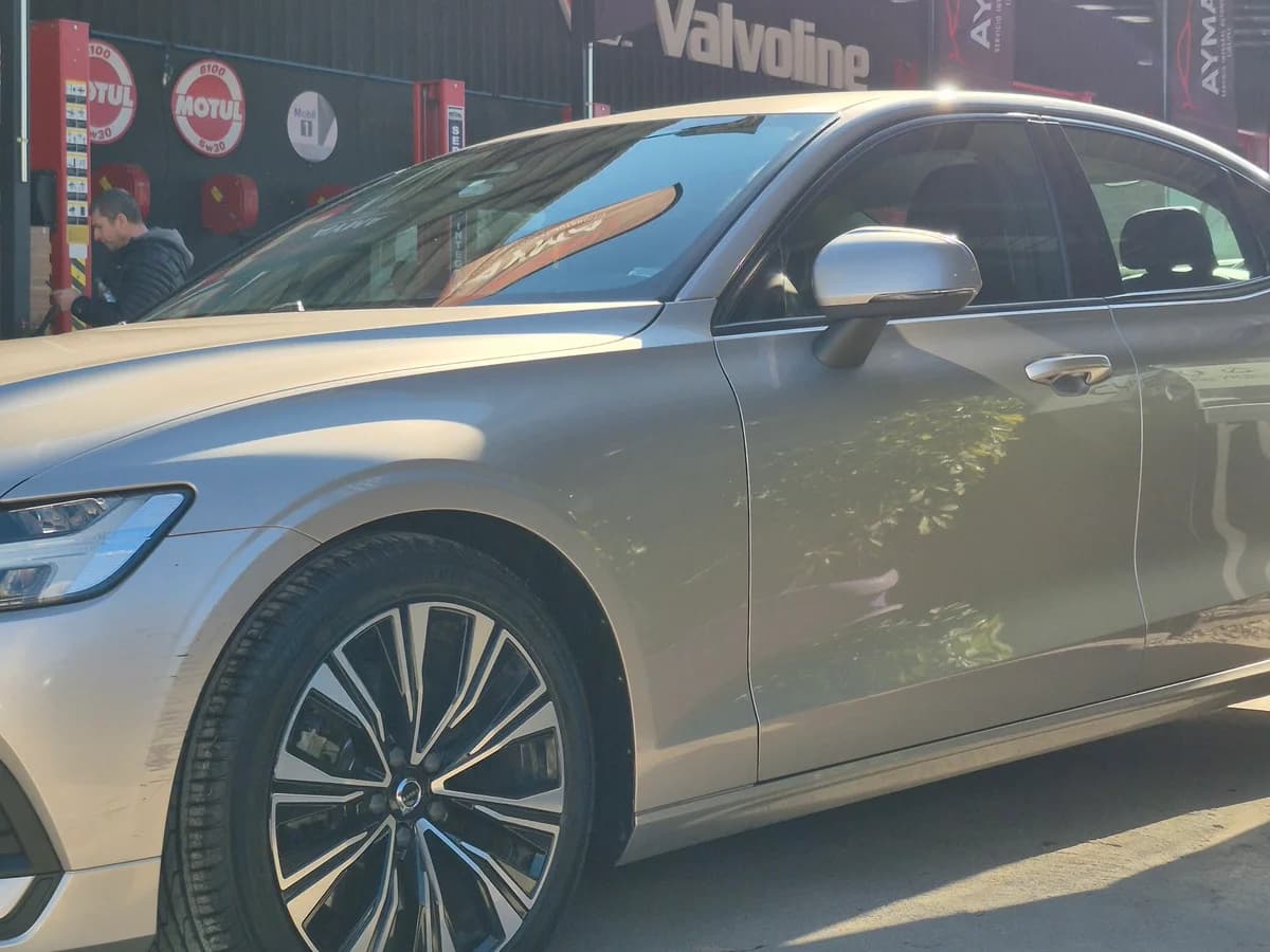 VOLVO S60 B4 2.0 2023 - Imagen 4