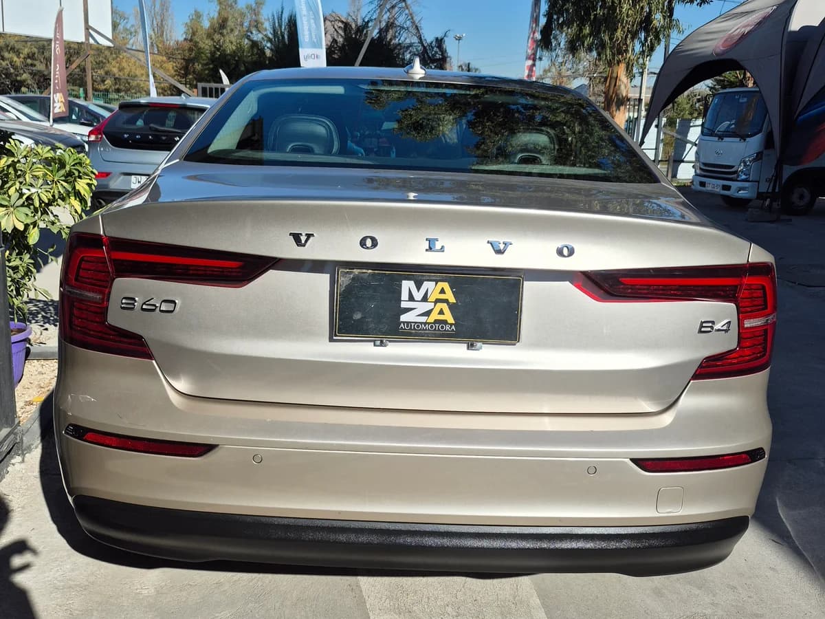 VOLVO S60 B4 2.0 2023 - Imagen 5