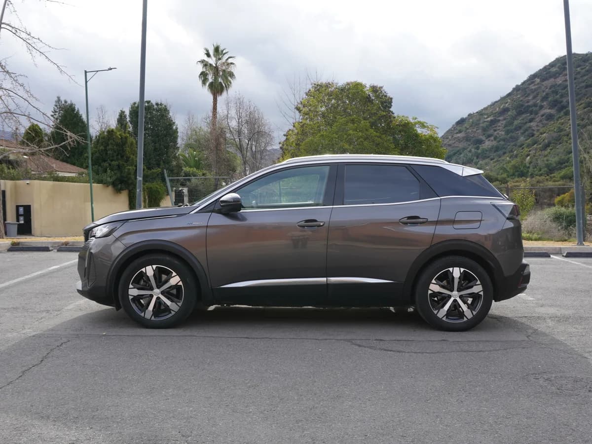 Peugeot 3008 1.6 GT Hibrido año 2023 - Imagen 8