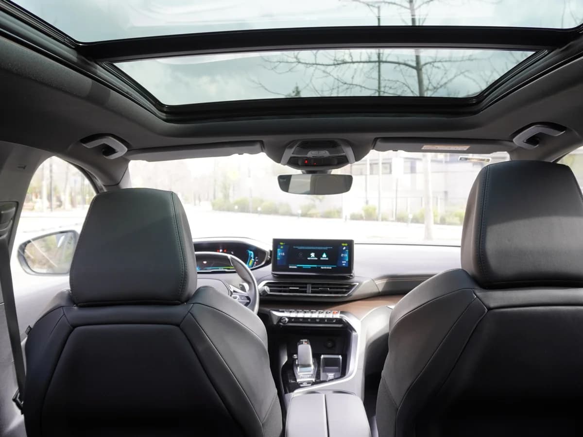 Peugeot 3008 1.6 GT Hibrido año 2023 - Imagen 17