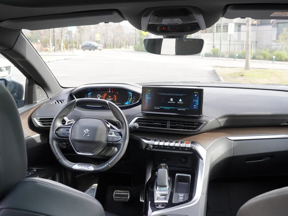 Peugeot 3008 1.6 GT Hibrido año 2023 - Imagen 18