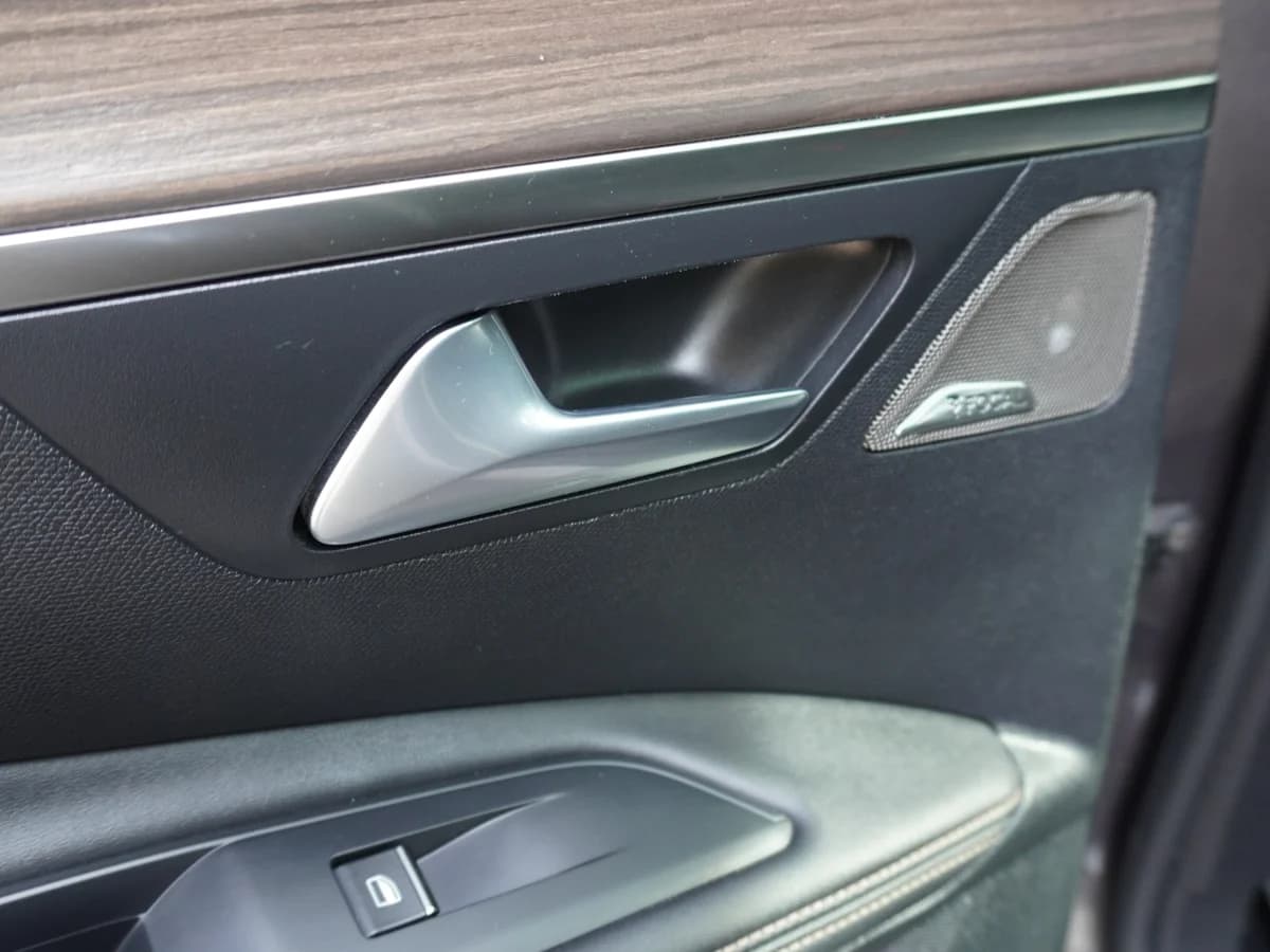Peugeot 3008 1.6 GT Hibrido año 2023 - Imagen 22