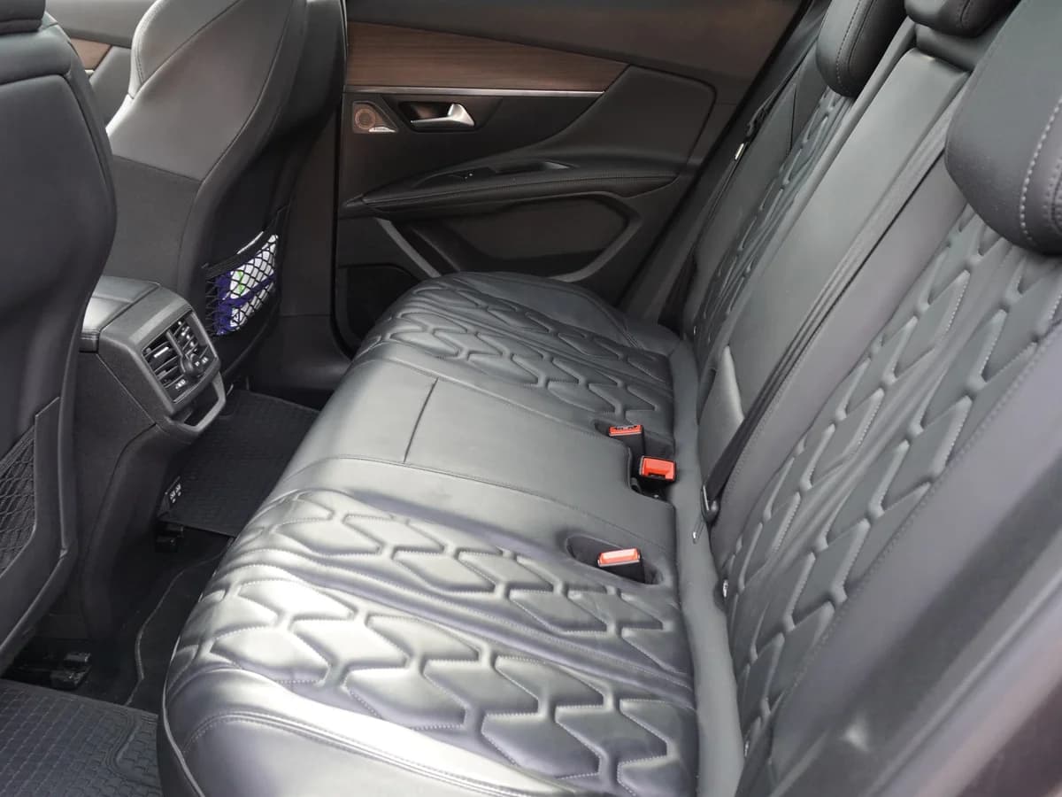 Peugeot 3008 1.6 GT Hibrido año 2023 - Imagen 23
